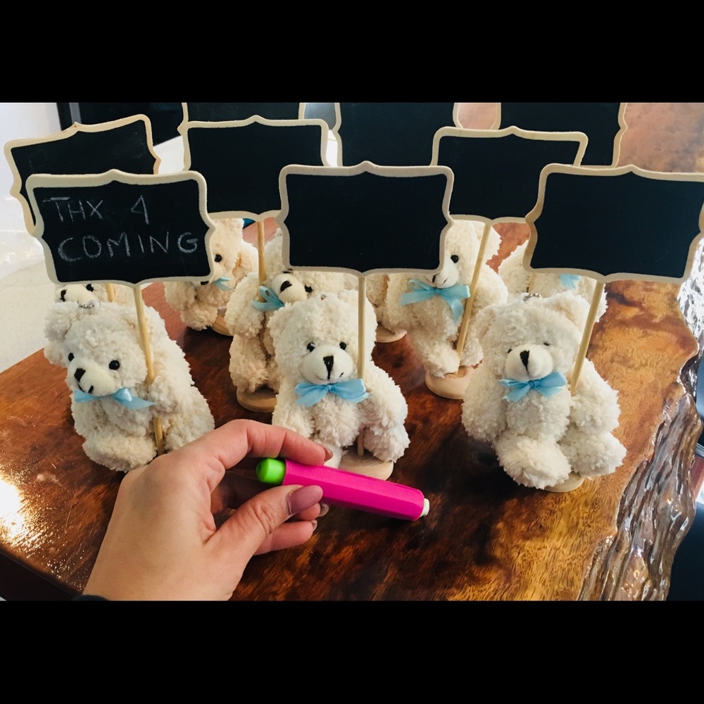 Mini chalkboard on bear’s stands